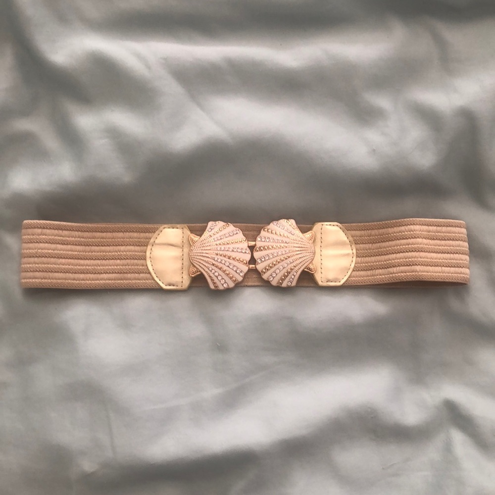 Lilly Pulitzer seashell belt size M/L